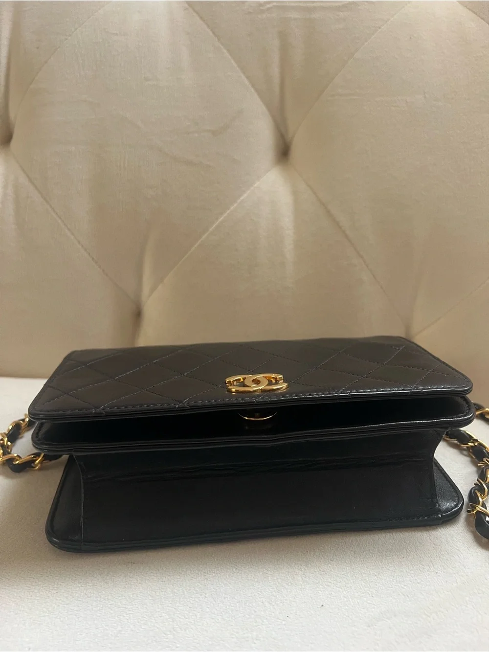 🖤🖤Chanel Vintage Black Quilted Lambskin Full Flap 24k Gold Plated hardware